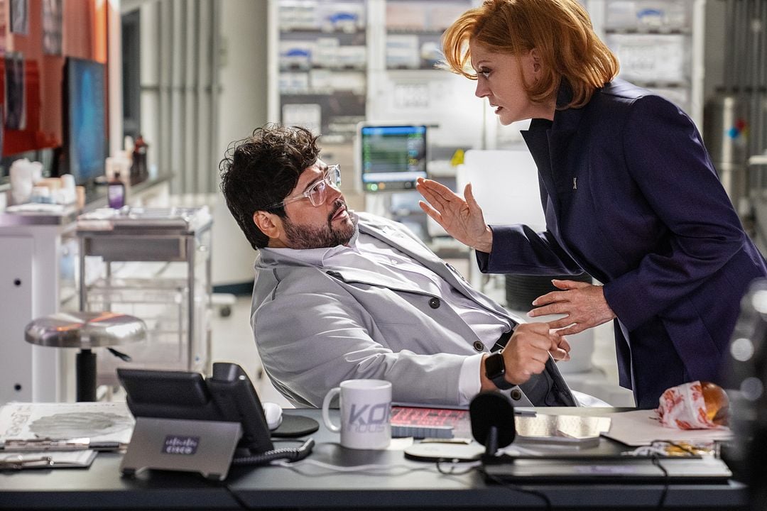Blue Beetle : Foto Harvey Guillen, Susan Sarandon