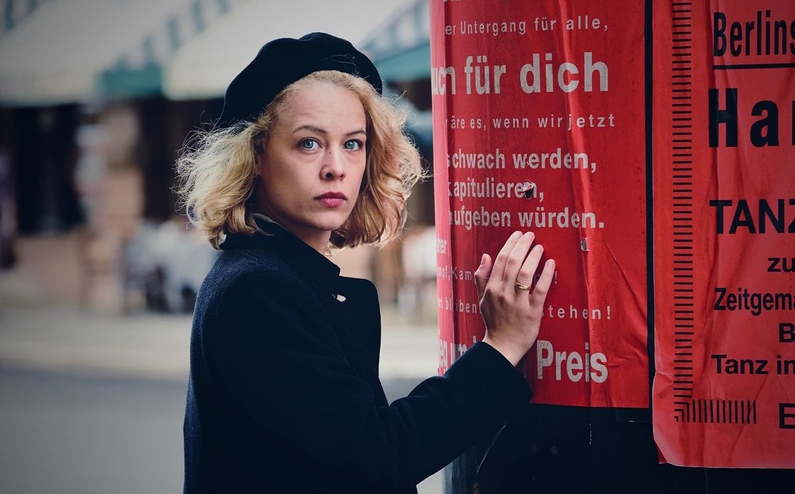  Stella, Una Vida : Foto Paula Beer