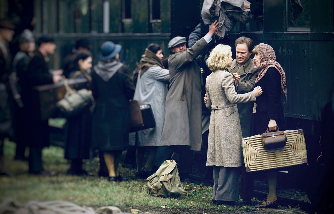  Stella, Una Vida : Foto Paula Beer