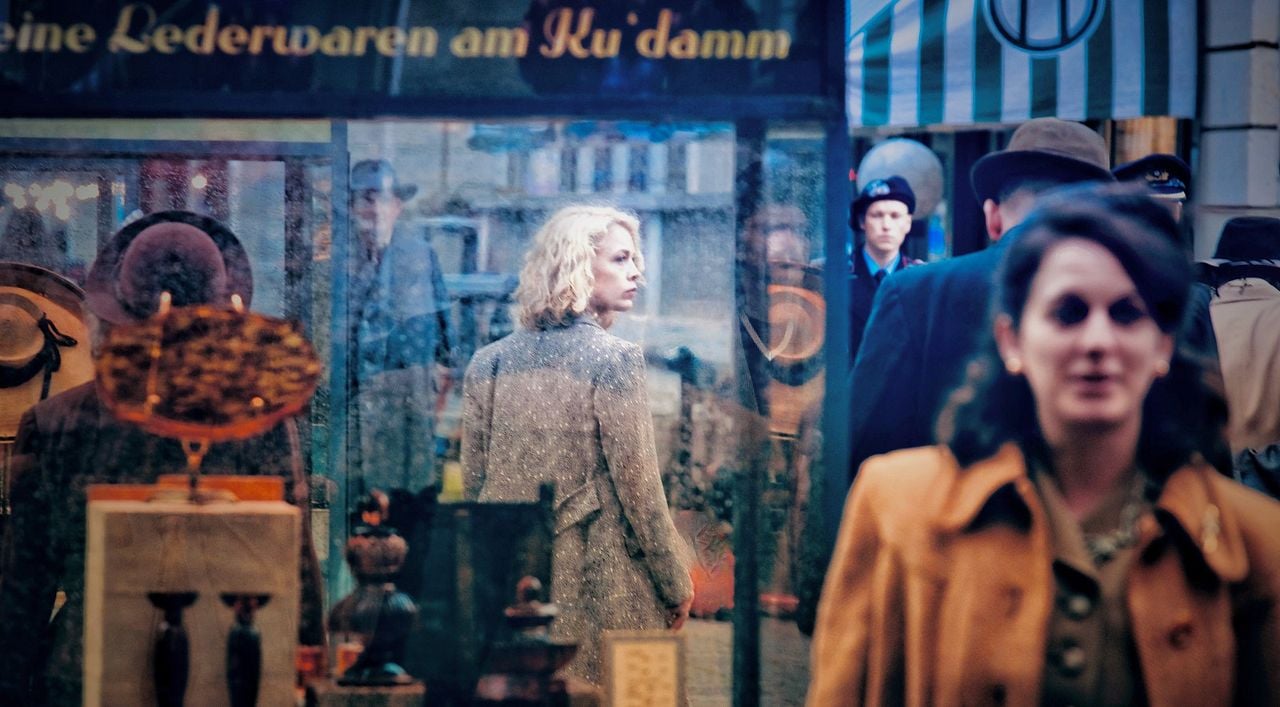  Stella, Una Vida : Foto Paula Beer