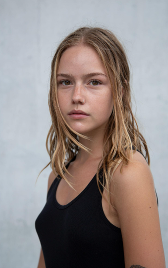 Póster Amélie Hoeferle