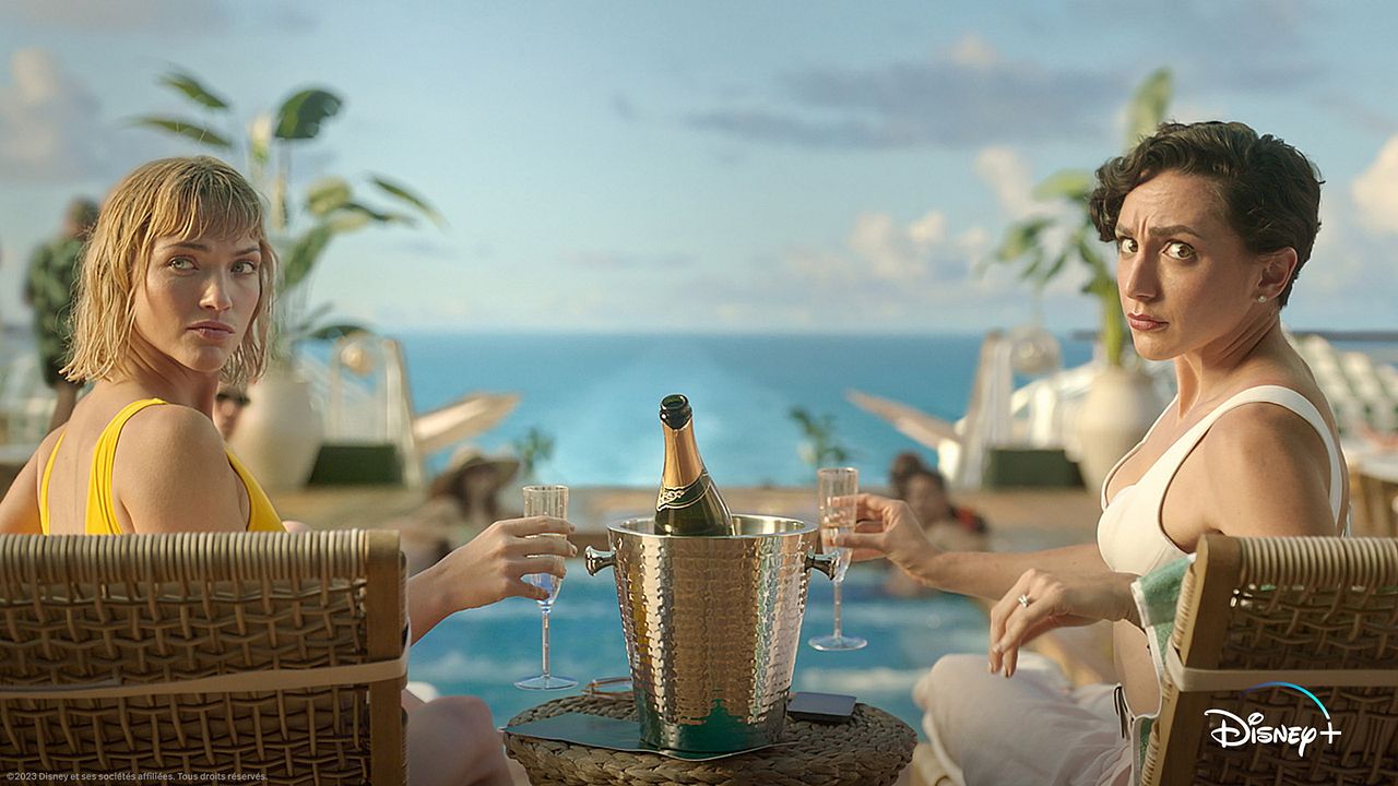 Foto Violett Beane, Lauren Patten