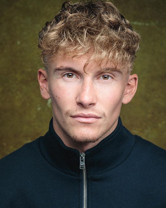 Póster Lewis Santer