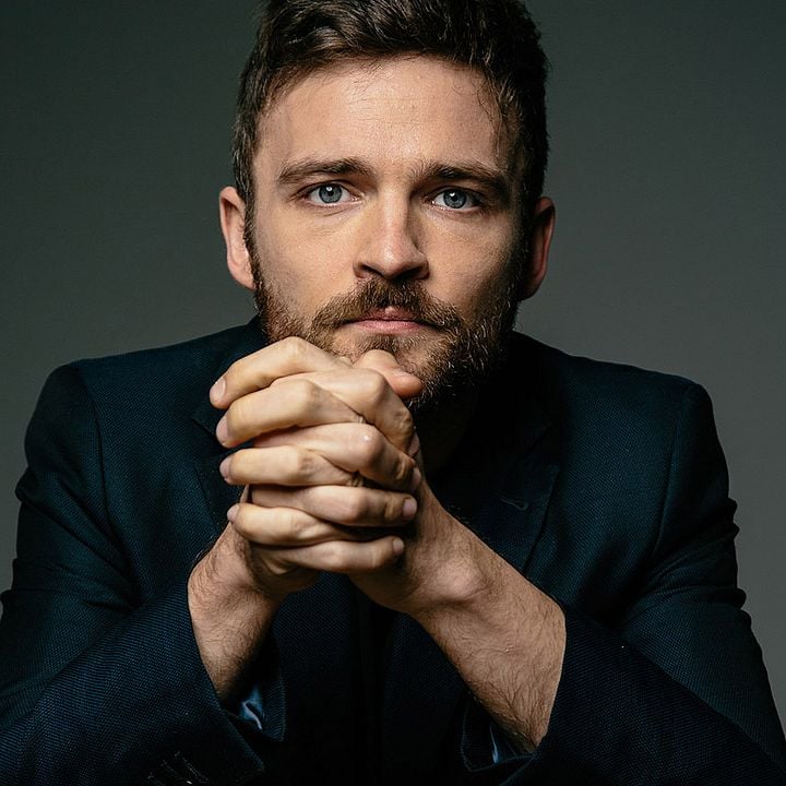 Póster Adam Jezierski